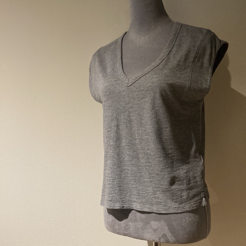 Banana Republic Gray V Neck T Shirt Size XS - Picture 4 of 9